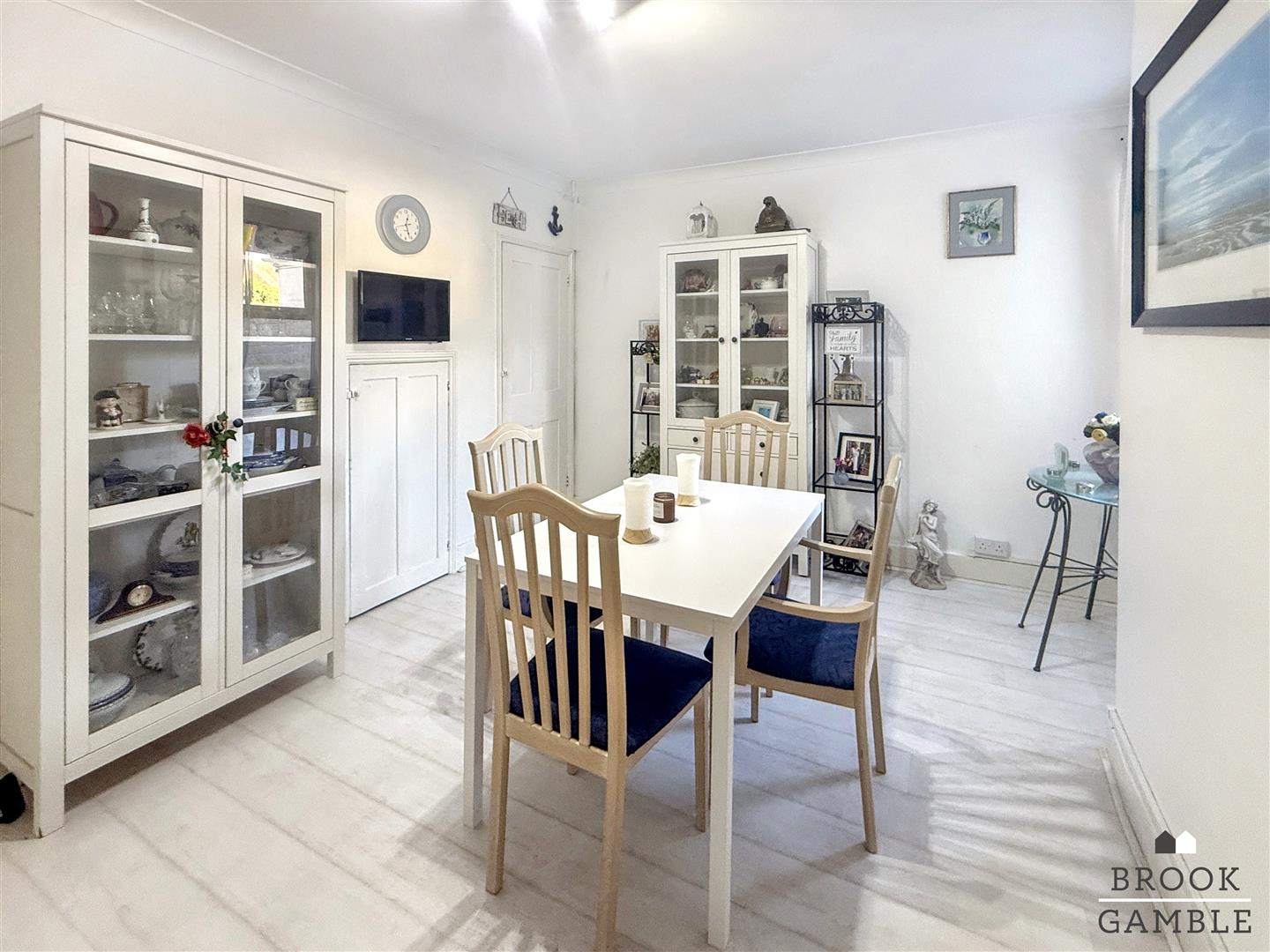 2 Bedroom House - Terraced. Beamsley Road in Eastbourne,  10